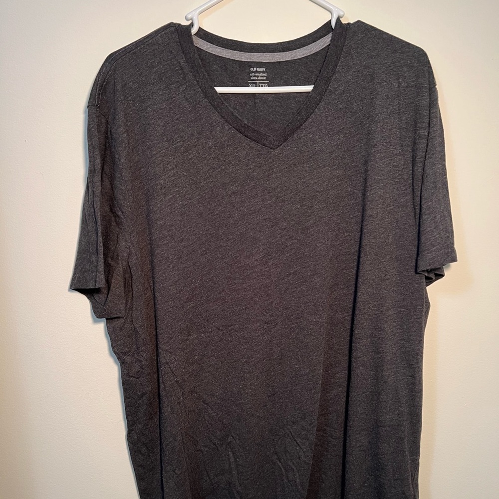 Old Navy men’s XXL shirt. Only worn once.